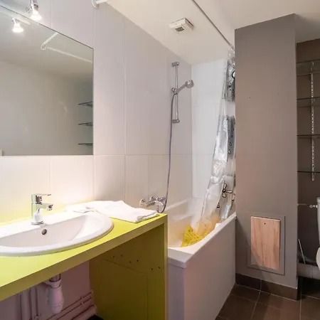 Design Style Loft Avec 3 Chambres Et Parking * Tours